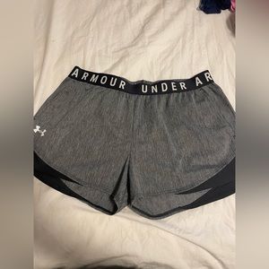 grey Underarmour shorts